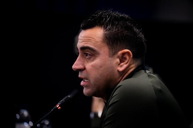 哈维：加维之殇如匕首扎心，巴萨目标仍是三线争冠