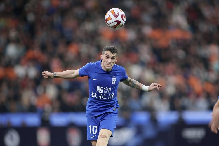 开云体育官网-津媒：斯坦丘加盟英博中前场实力明显提升，个人状态并不需担心